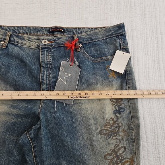 NEW Vanilla Star Jeans Women's 26 (44x32) Straight Leg Floral Embroidery NWT - Picture 5 of 13